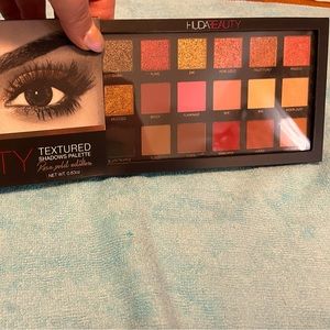 HUDE Beauty Textured Shadows Palette Rose Gold Edition - BRAND NEW IN BOX